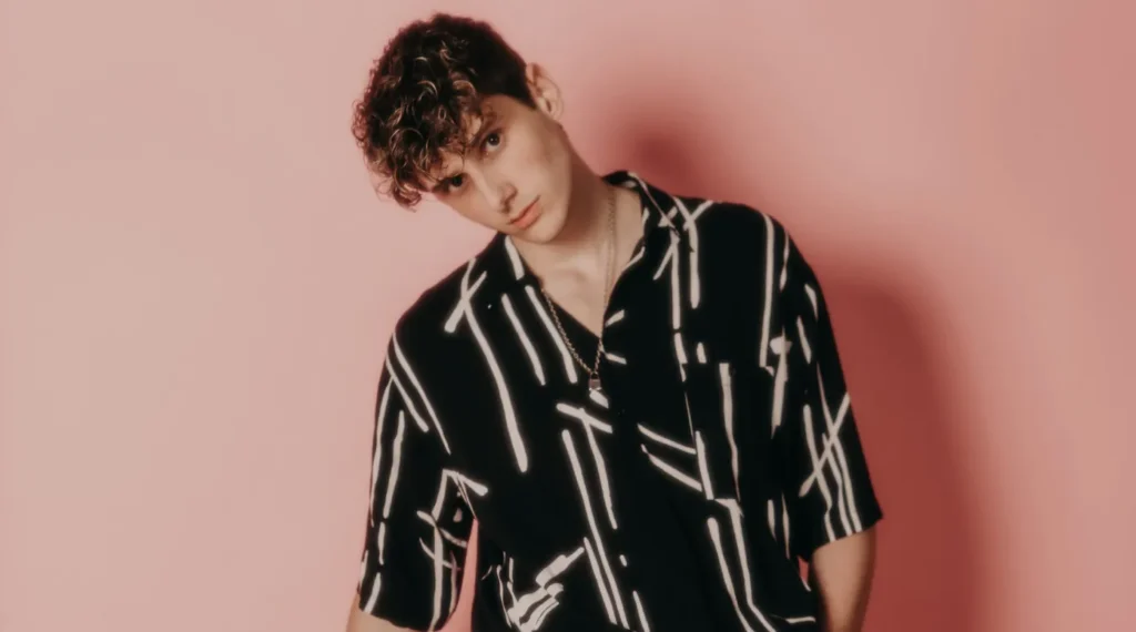 JVKE Childhood/Early Life