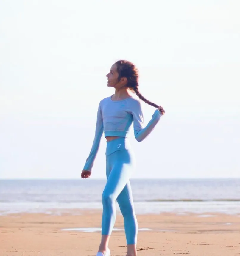 Anna McNulty Height: How Her Petite Frame Powers a Global Flexibility Icon