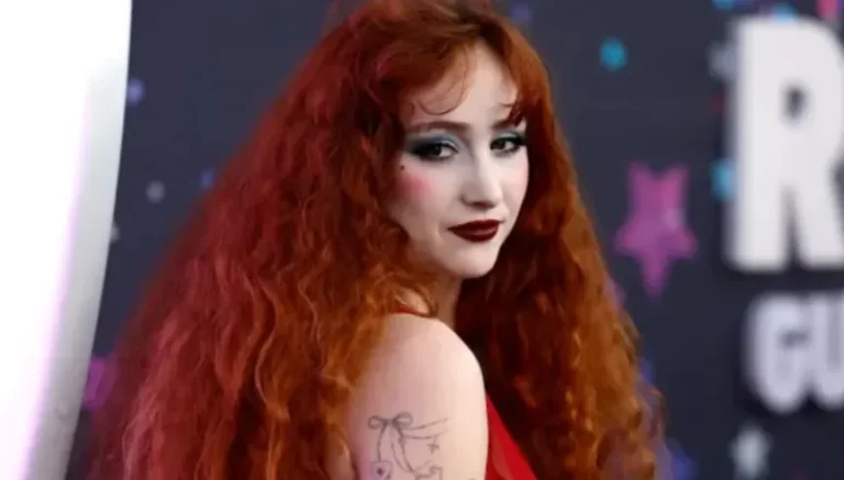 A Radiant Rise Understanding Chappell Roan Height and How It Shapes Her Stardom in 2025